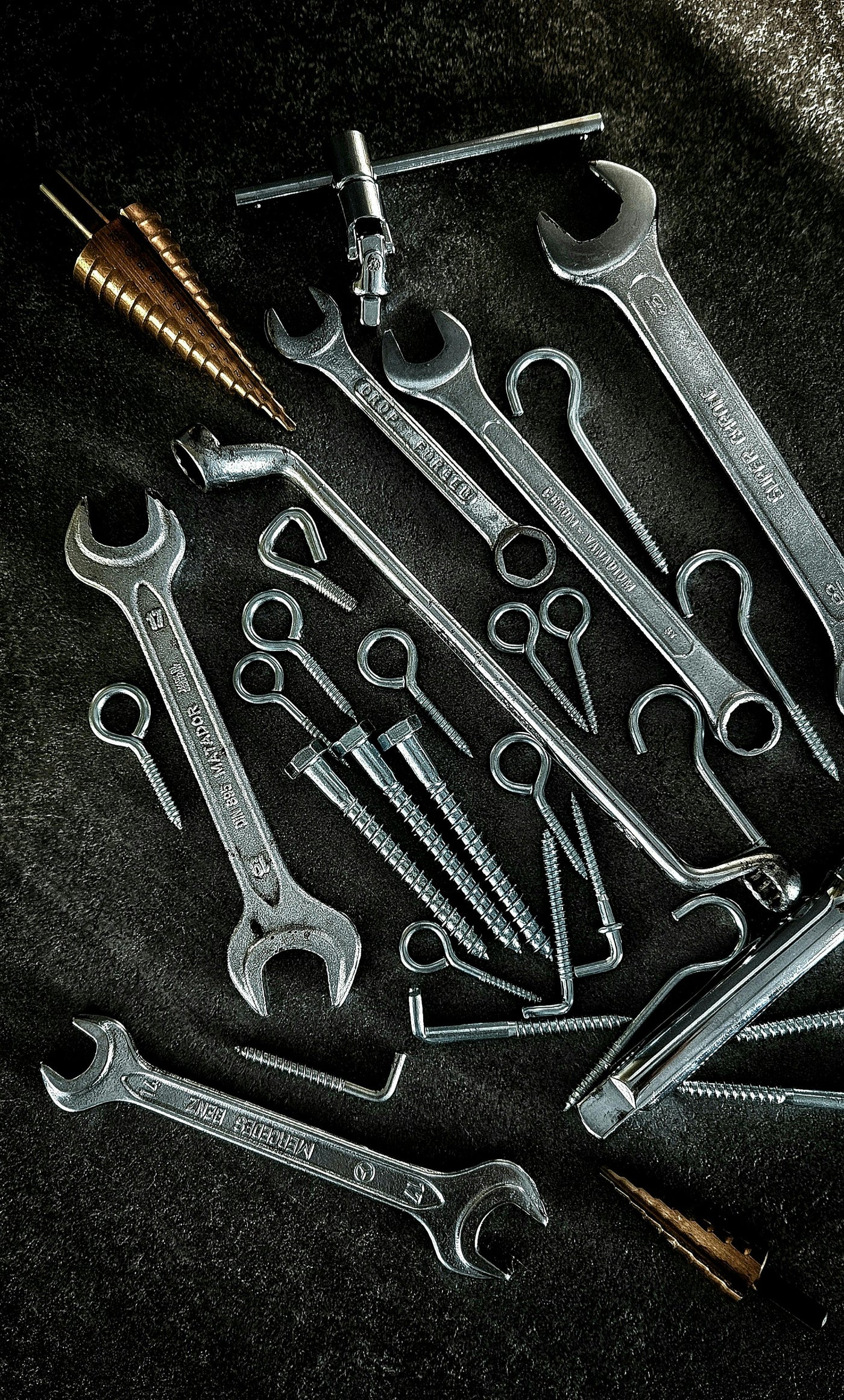 Tools & Hardware